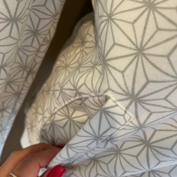 The North Face White Hooded Jacket - Picture 10 of 15